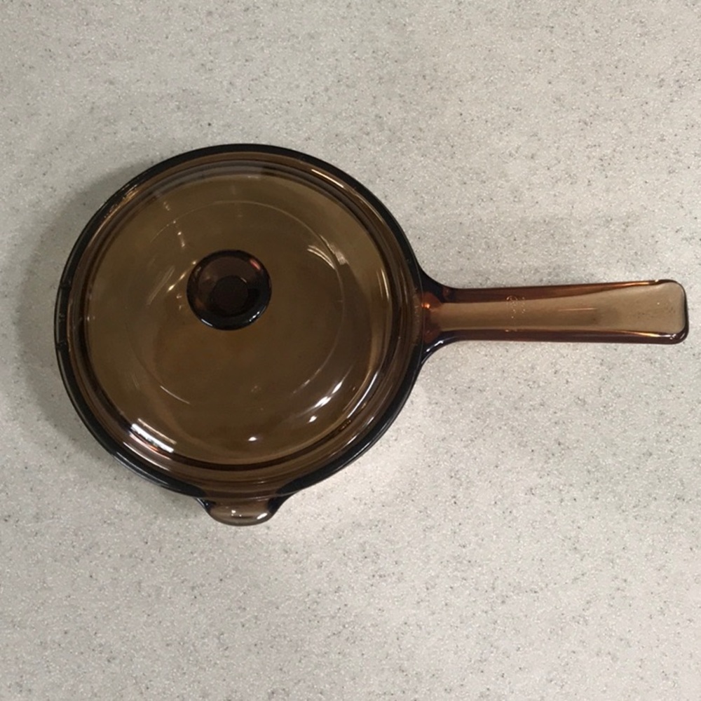 Vision Corning USA 1L pot with pour spout and lid